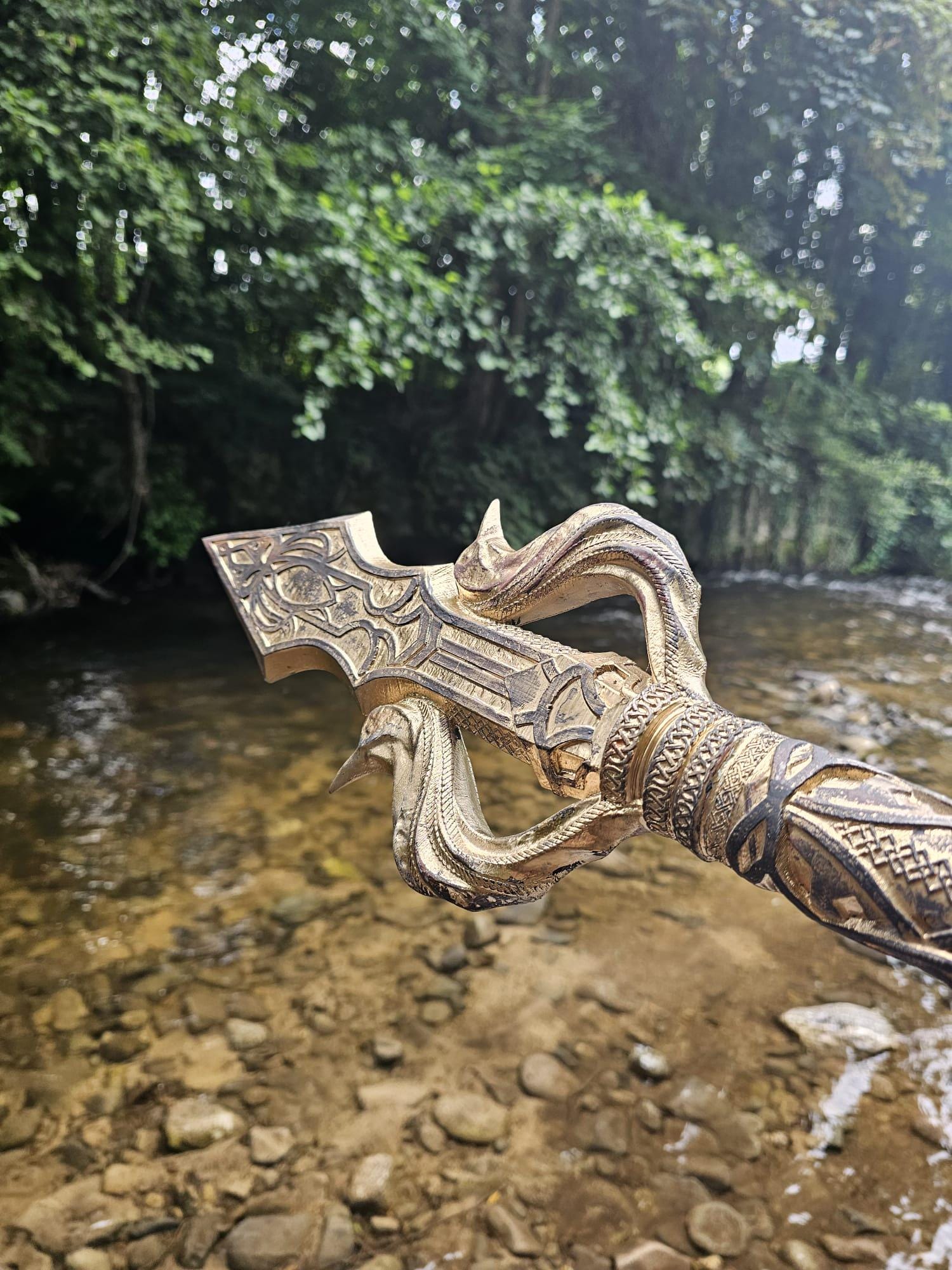 Gungnir mythologie nordique - detail gravures - OtterCraft