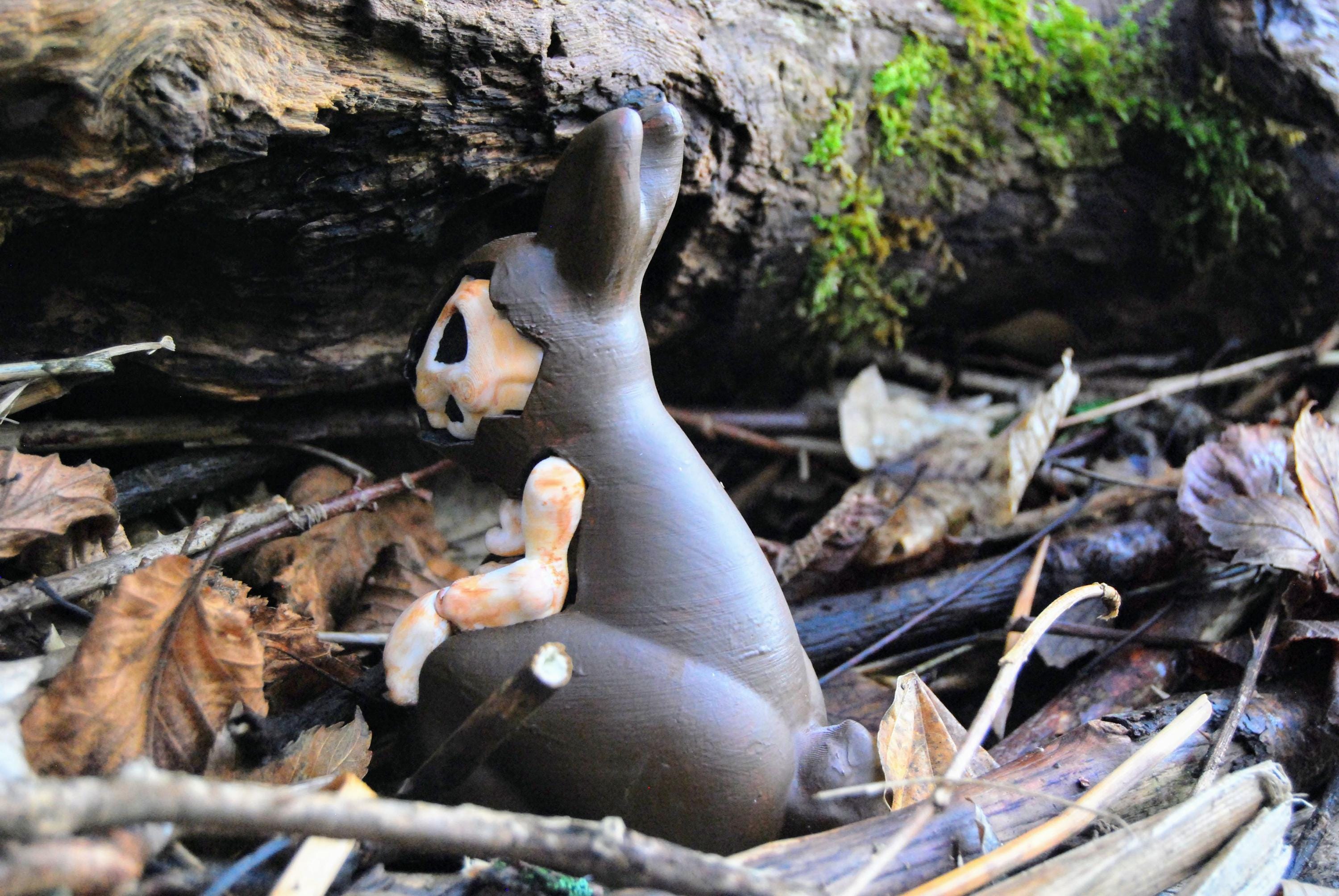 Lapin squelette dark fantasy - vue de cote - OtterCraft