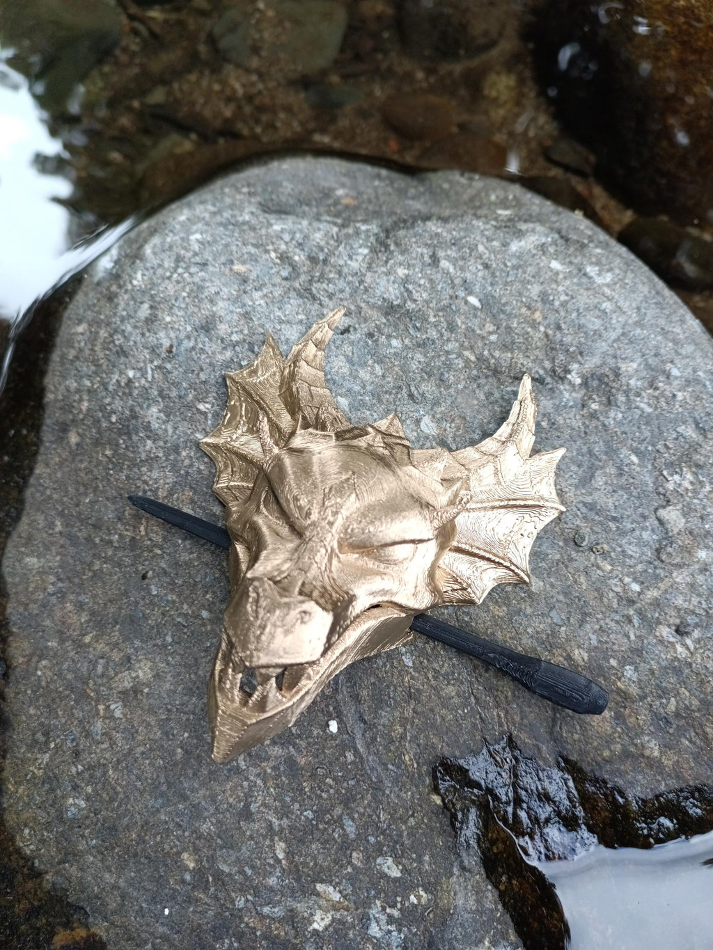 Pique a cheveux dragon v2 - vue arriere - OtterCraft