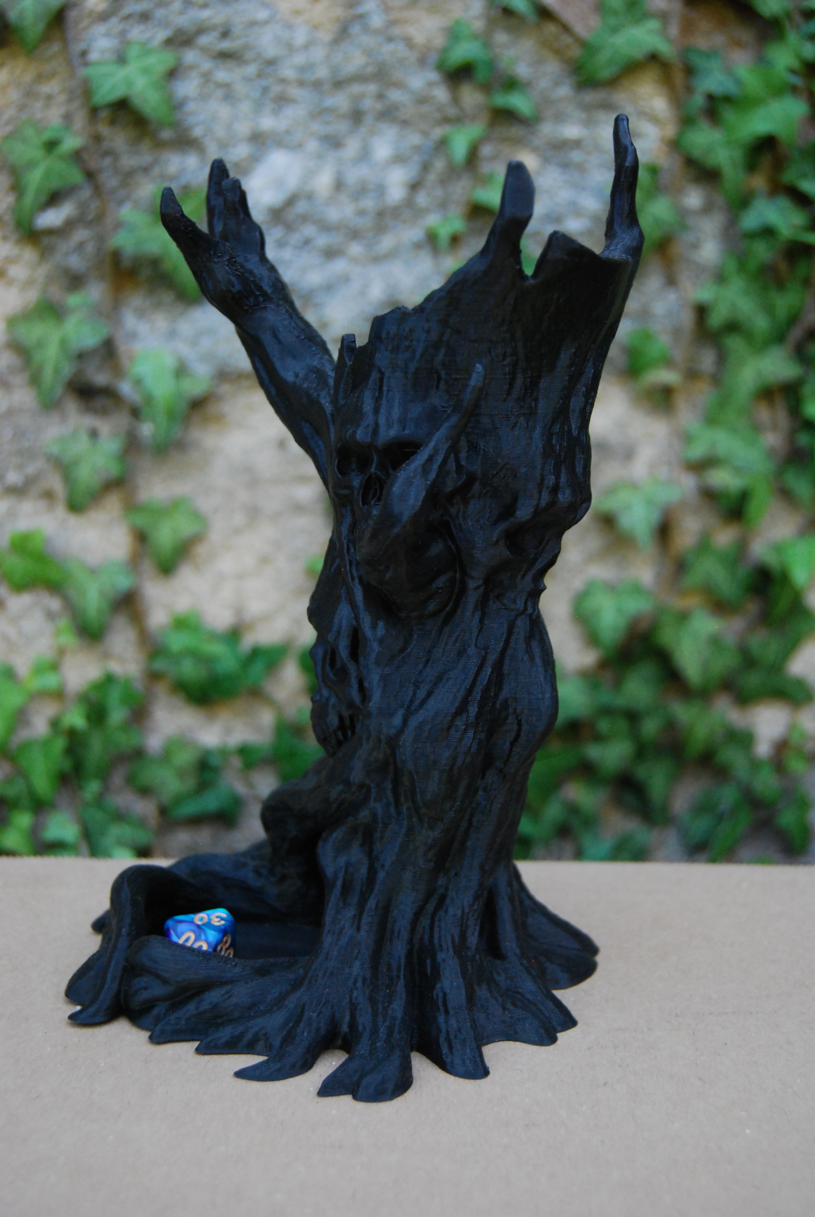 Dice tower le chêne des murmures