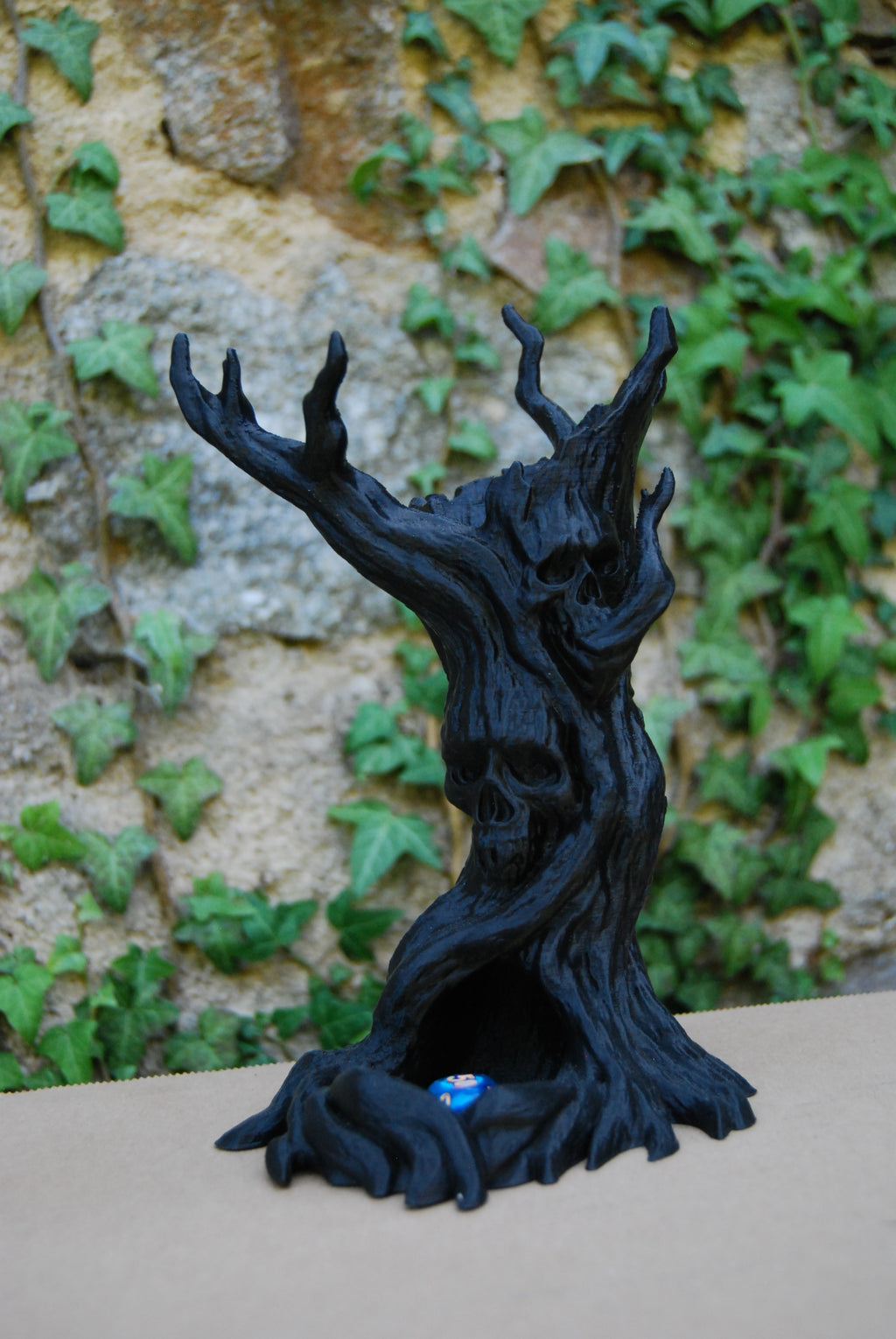 Dice tower le chêne des murmures